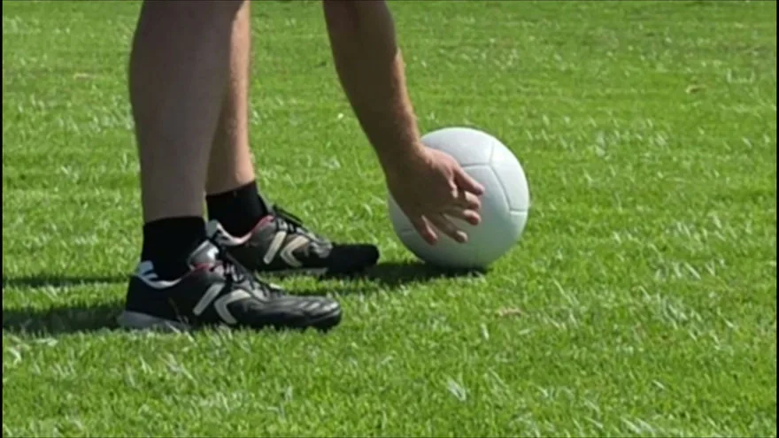 Ball Strike Zone: Which part of the ball to hit when striking.