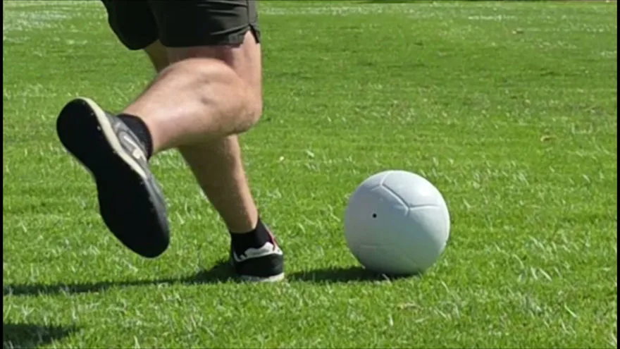 Slow-Mo Technique: Plant foot, strike point and follow-through, slowed right down.